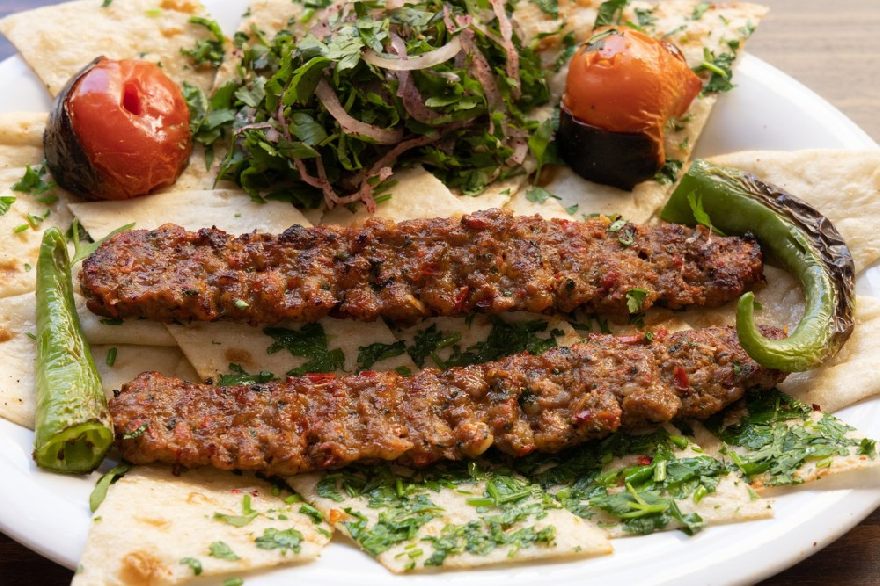 Leckeres türkisches Restaurant City Grill mit saftigen Döner und frisches Essen vom Holzkohlegrill und viele türkische Spezialitäten mit Lieferservice.